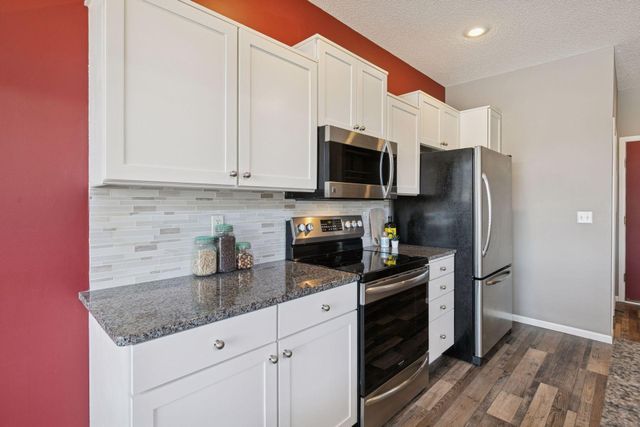 621 Crane Creek Lane, Eagan, MN 55121