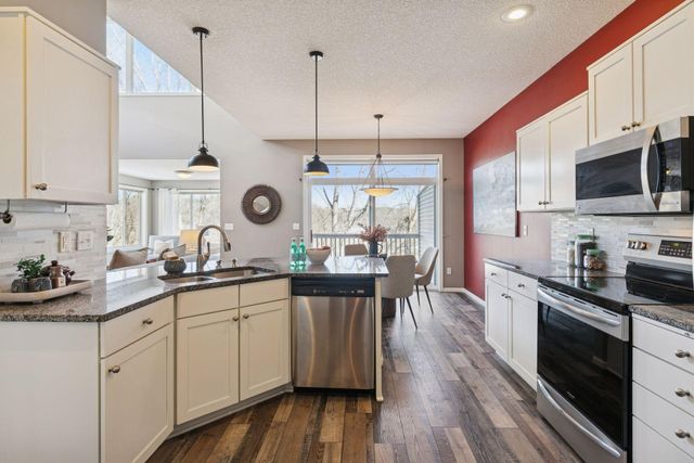 621 Crane Creek Lane, Eagan, MN 55121