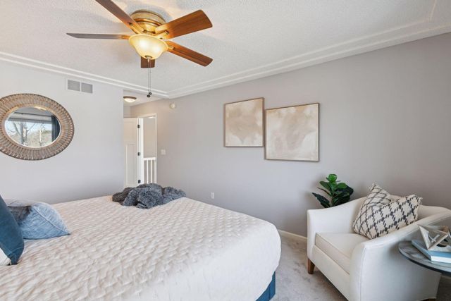 621 Crane Creek Lane, Eagan, MN 55121