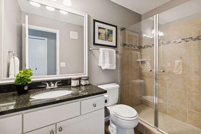 621 Crane Creek Lane, Eagan, MN 55121