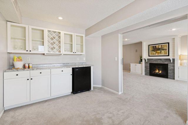 621 Crane Creek Lane, Eagan, MN 55121