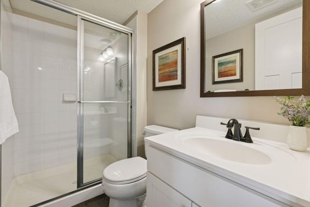 621 Crane Creek Lane, Eagan, MN 55121