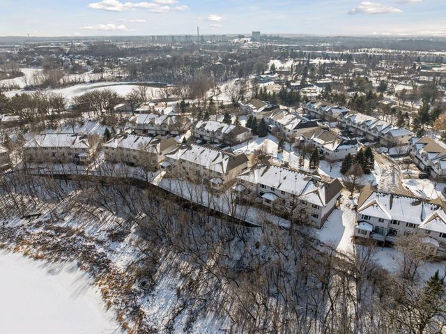 621 Crane Creek Lane, Eagan, MN 55121