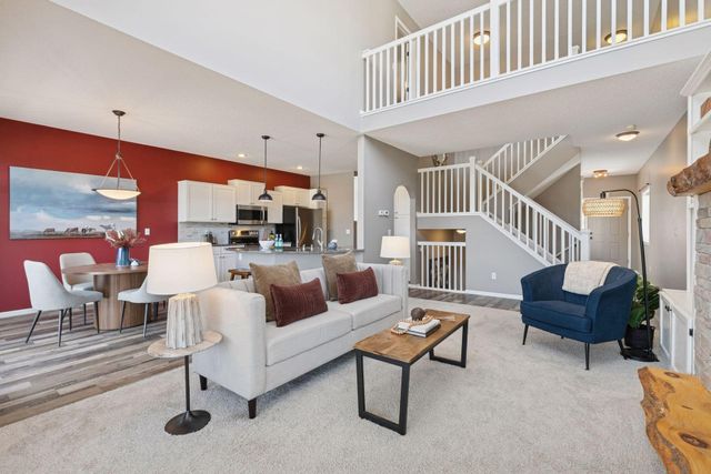 621 Crane Creek Lane, Eagan, MN 55121