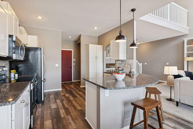 621 Crane Creek Lane, Eagan, MN 55121