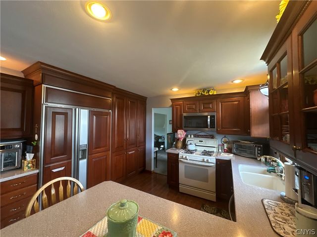 8318 Greenview Drive, Rome, NY 13440