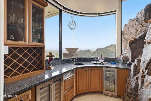 5678 E CHENEY Drive, Paradise Valley, AZ 85253