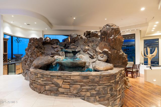 5678 E CHENEY Drive, Paradise Valley, AZ 85253