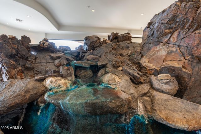 5678 E CHENEY Drive, Paradise Valley, AZ 85253