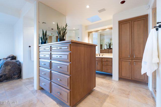 5678 E CHENEY Drive, Paradise Valley, AZ 85253