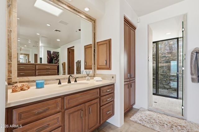 5678 E CHENEY Drive, Paradise Valley, AZ 85253