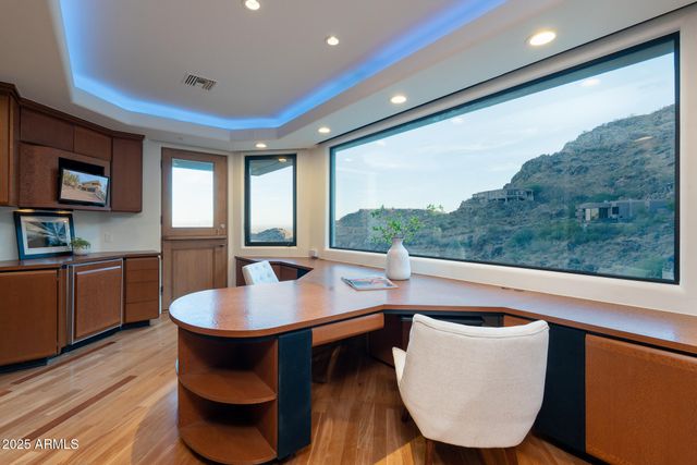 5678 E CHENEY Drive, Paradise Valley, AZ 85253