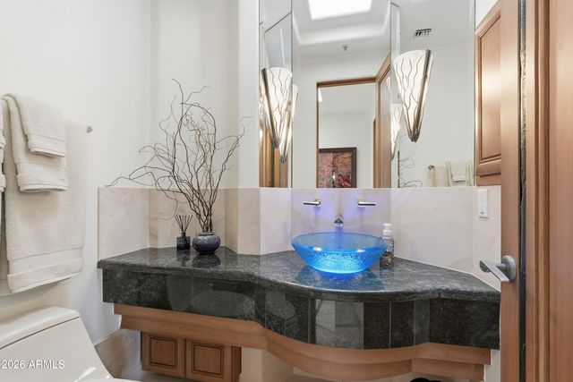 5678 E CHENEY Drive, Paradise Valley, AZ 85253