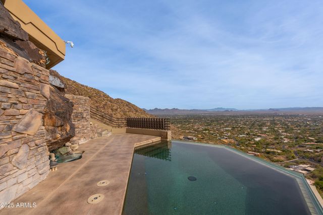 5678 E CHENEY Drive, Paradise Valley, AZ 85253