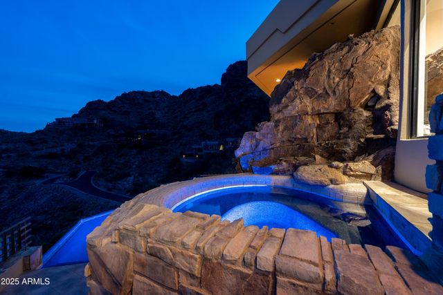 5678 E CHENEY Drive, Paradise Valley, AZ 85253