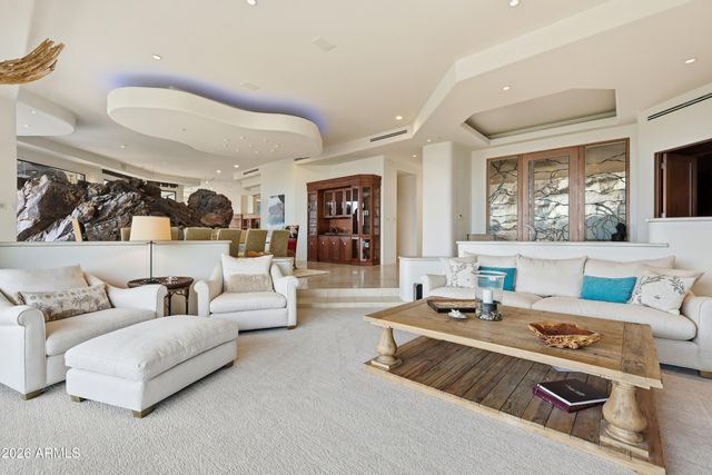 5678 E CHENEY Drive, Paradise Valley, AZ 85253