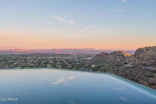 5678 E CHENEY Drive, Paradise Valley, AZ 85253