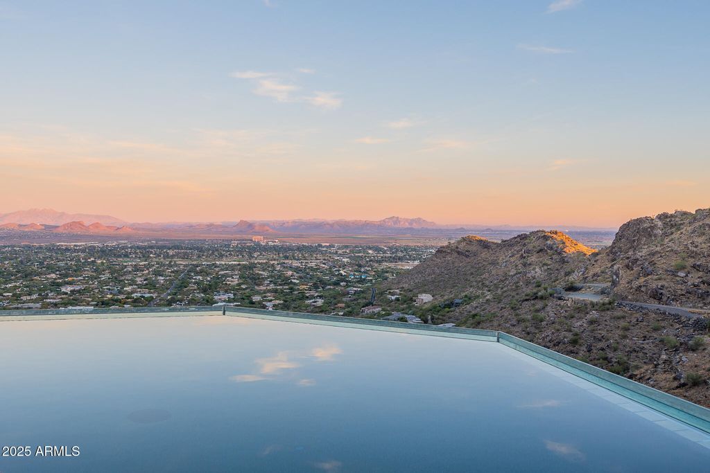 5678 E CHENEY Drive, Paradise Valley, AZ 85253