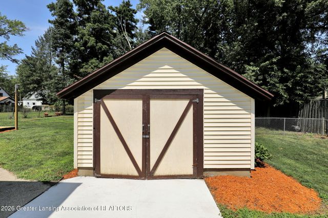 117 Fleming Street, Grand Ledge, MI 48837