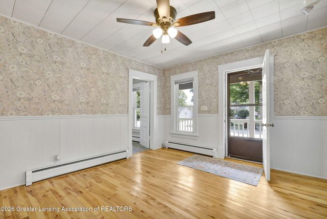117 Fleming Street, Grand Ledge, MI 48837