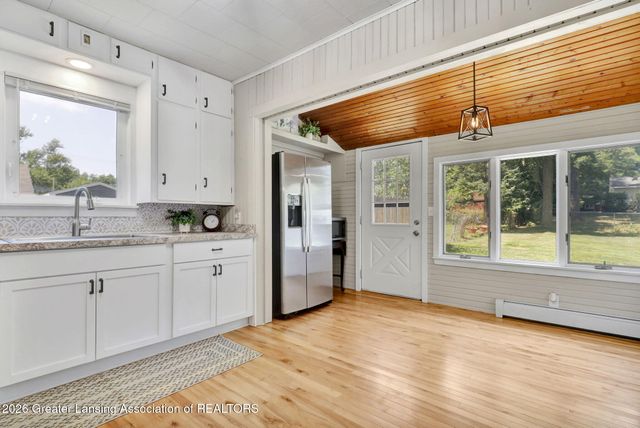117 Fleming Street, Grand Ledge, MI 48837