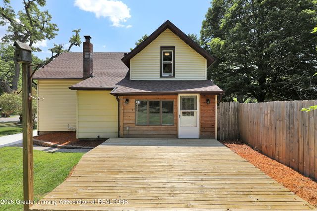 117 Fleming Street, Grand Ledge, MI 48837