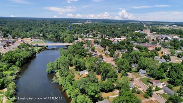 117 Fleming Street, Grand Ledge, MI 48837