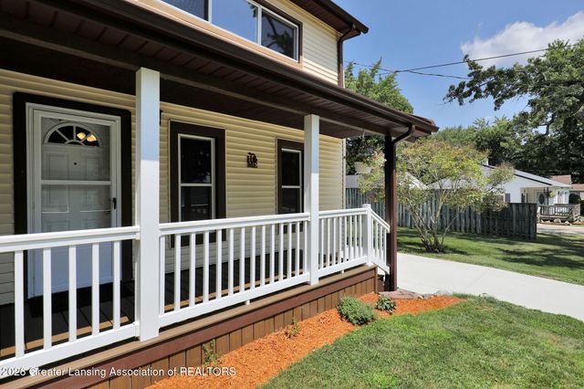 117 Fleming Street, Grand Ledge, MI 48837