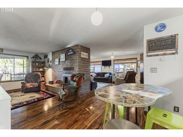 29671 VIEW St, Rainier, OR 97048