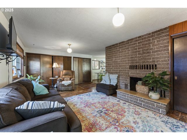 29671 VIEW St, Rainier, OR 97048