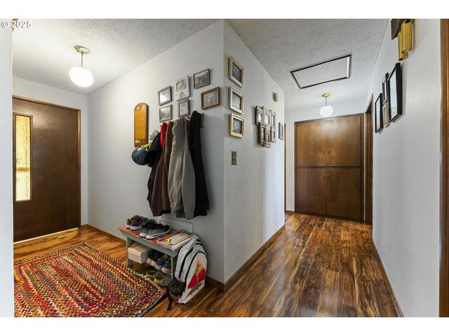 29671 VIEW St, Rainier, OR 97048