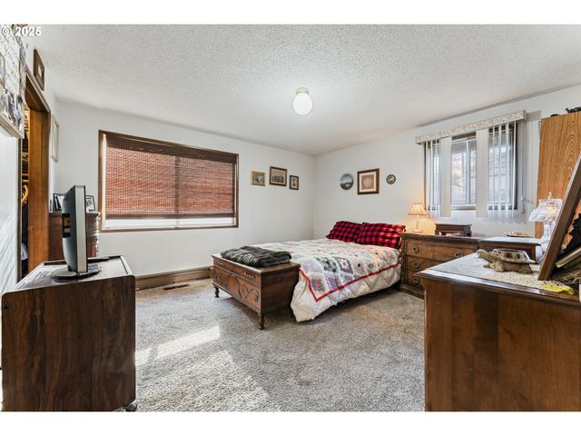 29671 VIEW St, Rainier, OR 97048