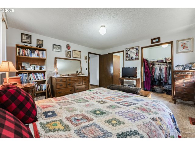 29671 VIEW St, Rainier, OR 97048