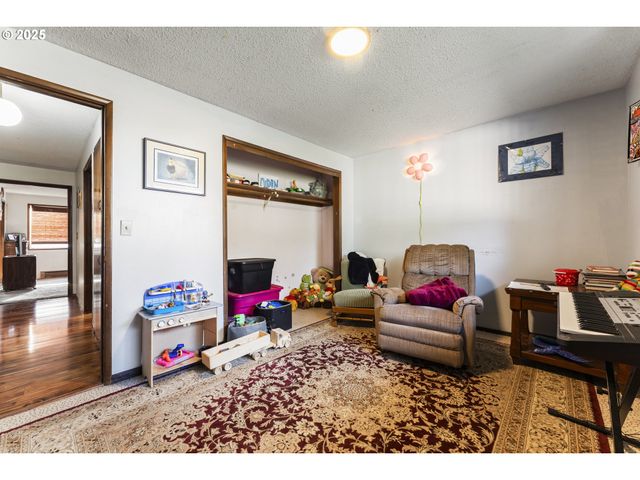 29671 VIEW St, Rainier, OR 97048