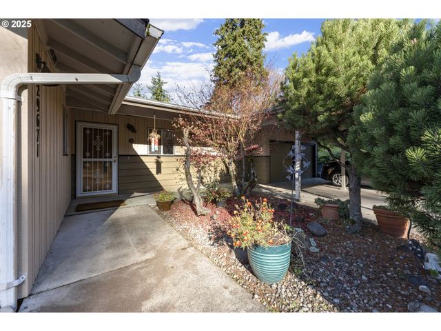 29671 VIEW St, Rainier, OR 97048