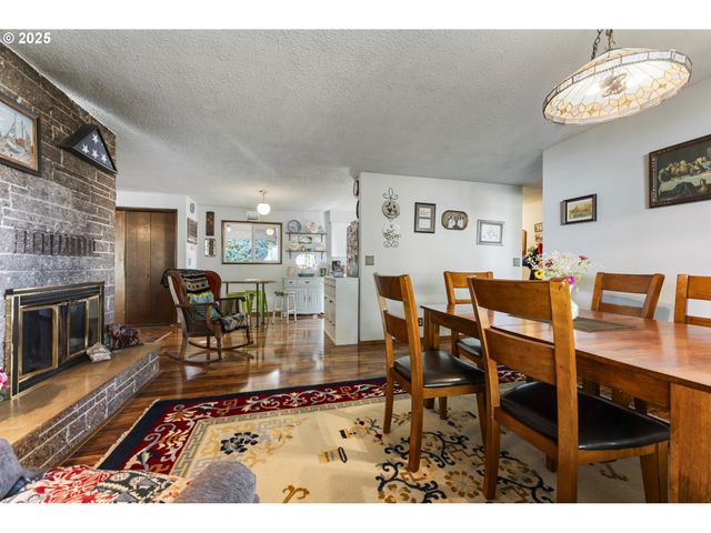 29671 VIEW St, Rainier, OR 97048