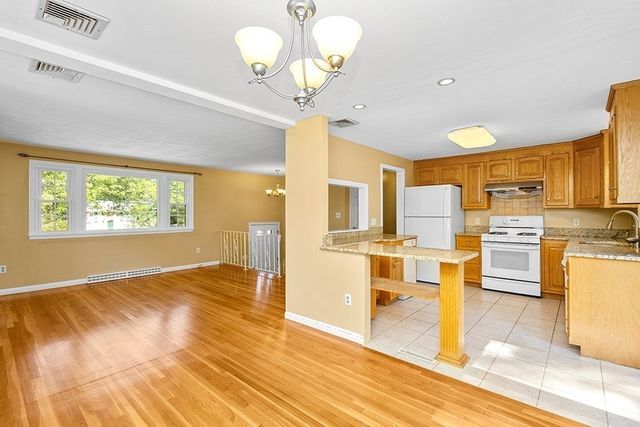 5 Shepard Rd, Franklin, MA 02038
