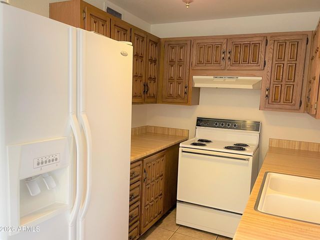 3645 N 69th Avenue Unit 26, Phoenix, AZ 85033