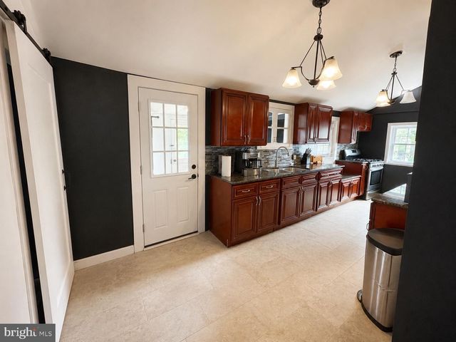 3033 CHESTNUT ST, Lafayette Hill, PA 19444