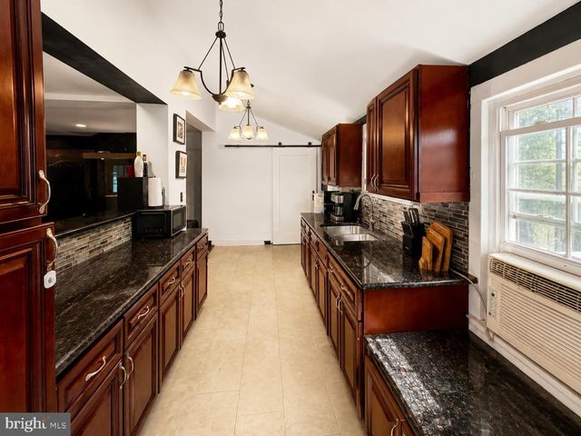 3033 CHESTNUT ST, Lafayette Hill, PA 19444