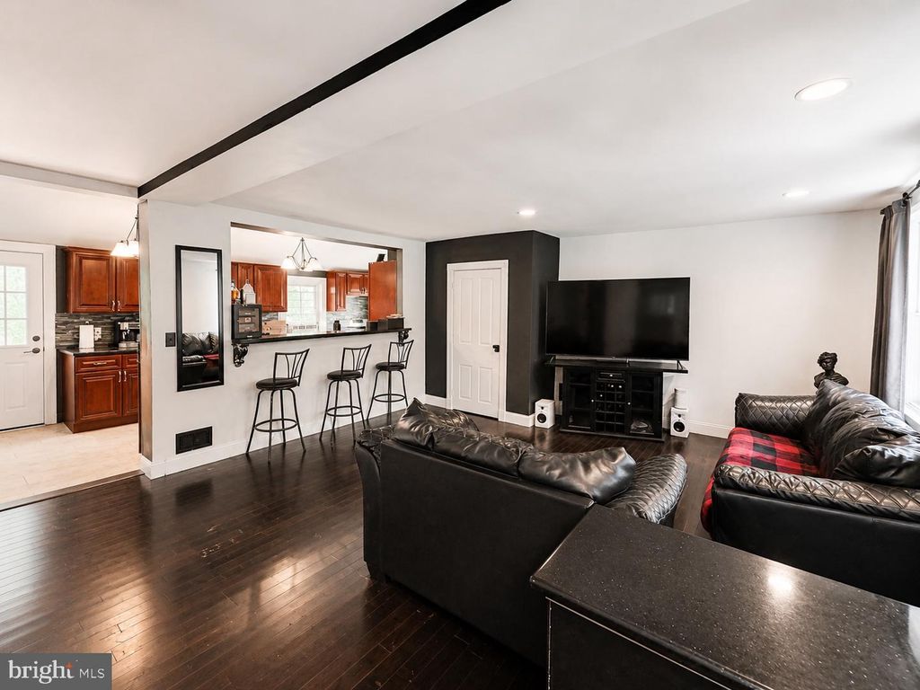 3033 CHESTNUT ST, Lafayette Hill, PA 19444