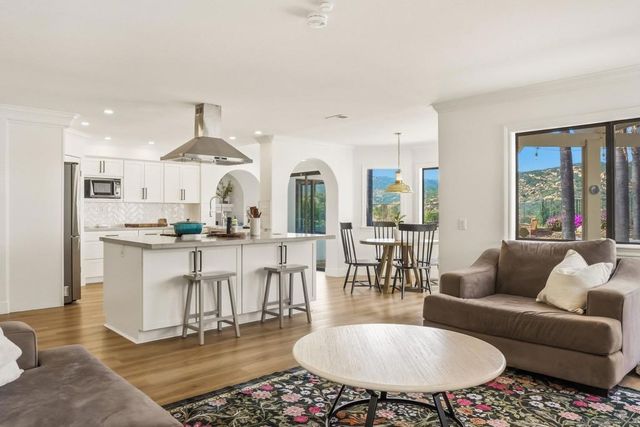 8842 Summerhill Pt, Alpine, CA 91901