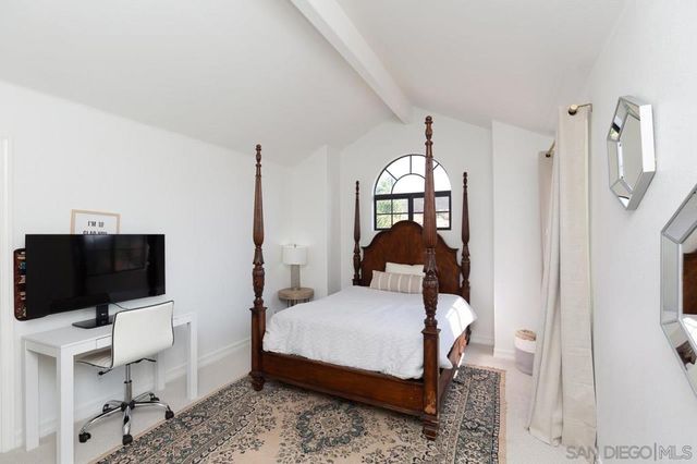 8842 Summerhill Pt, Alpine, CA 91901