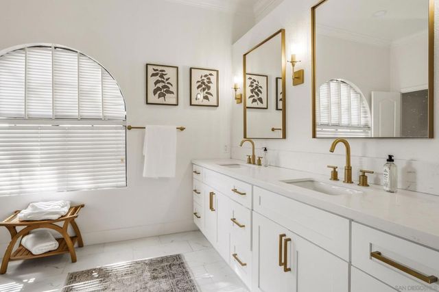 8842 Summerhill Pt, Alpine, CA 91901