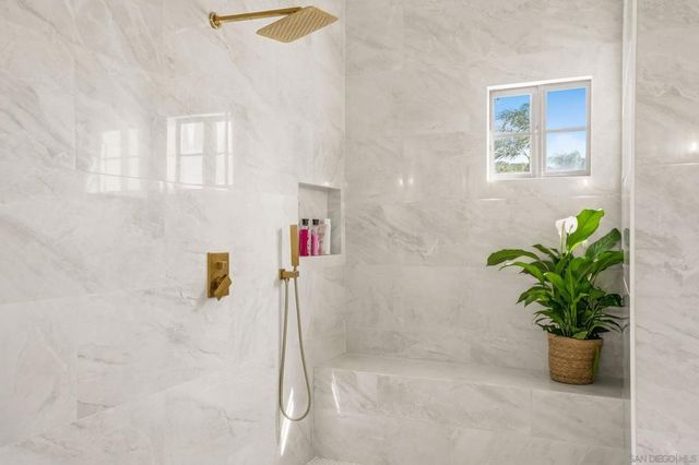 8842 Summerhill Pt, Alpine, CA 91901