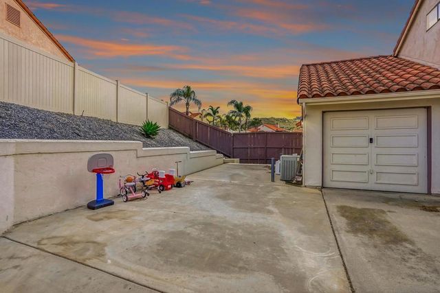 8842 Summerhill Pt, Alpine, CA 91901