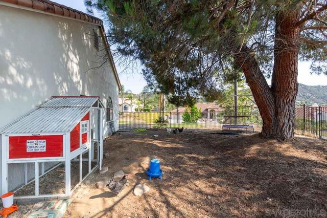 8842 Summerhill Pt, Alpine, CA 91901