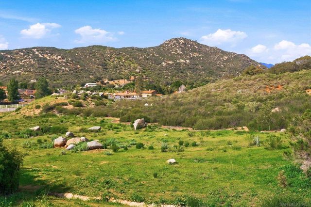 8842 Summerhill Pt, Alpine, CA 91901