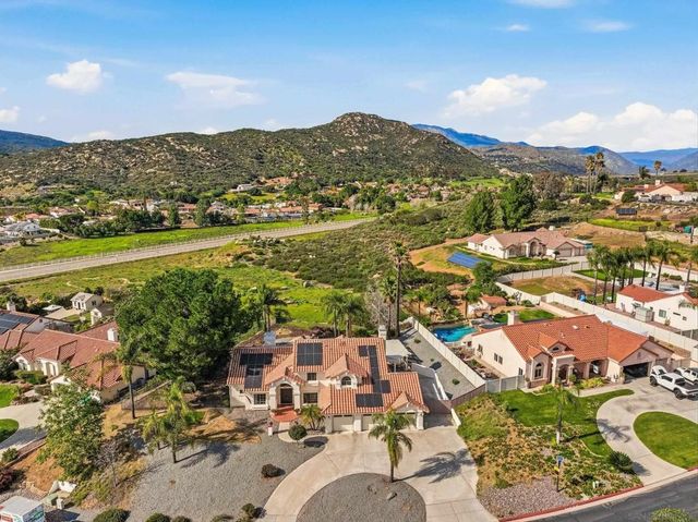 8842 Summerhill Pt, Alpine, CA 91901