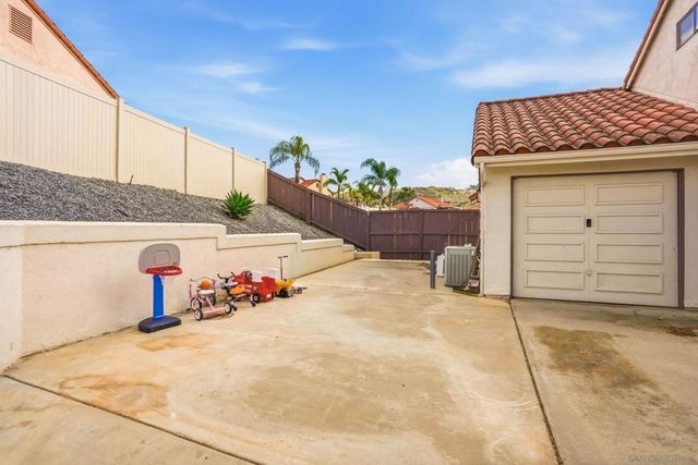 8842 Summerhill Pt, Alpine, CA 91901